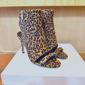 NWT Charles David Crosser Calf Hair Leopard Print Open Toe Heels